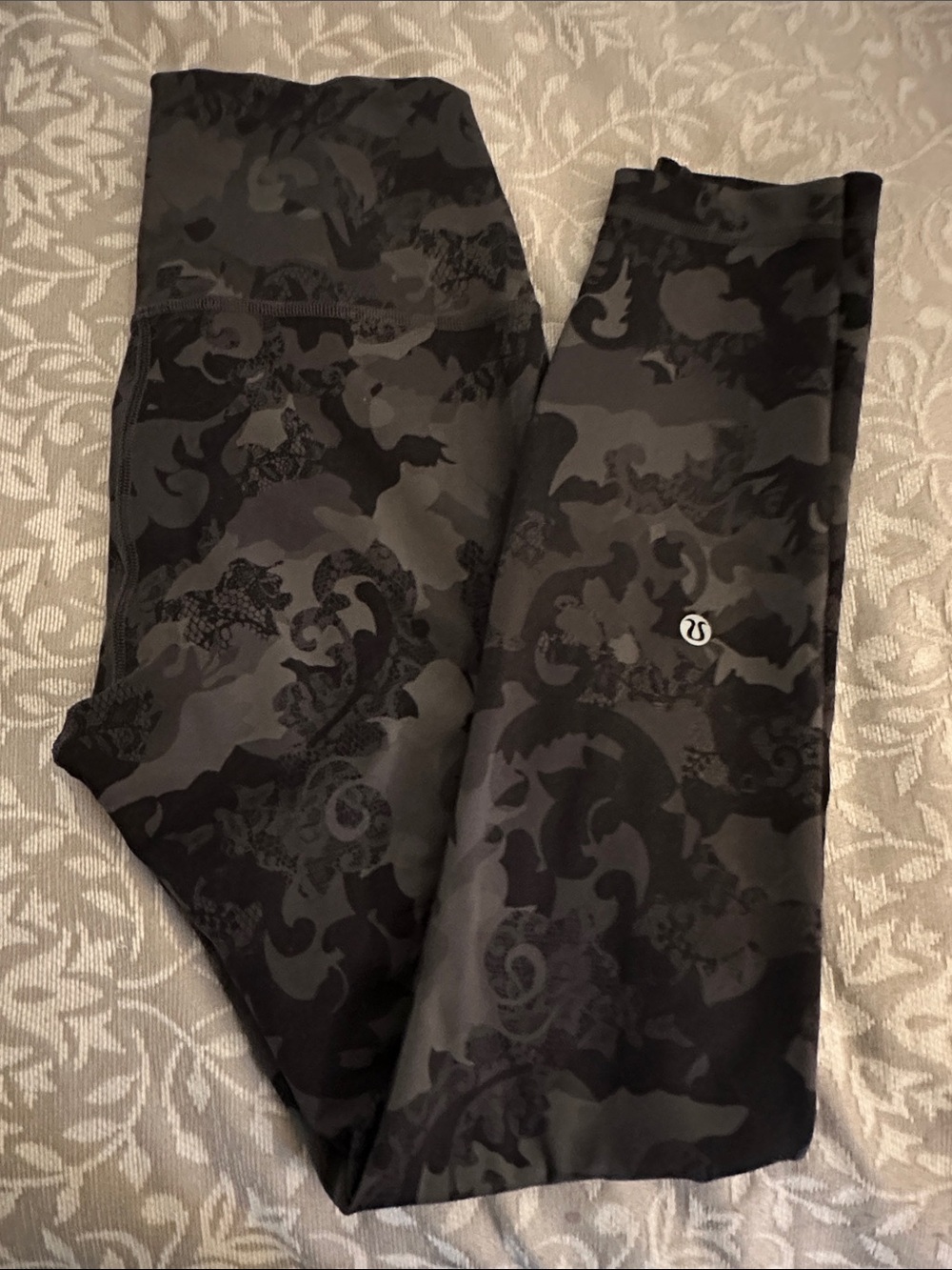 Lululemon athletica Wunder Train Black & Dark Gray Patterned Leggings 25”